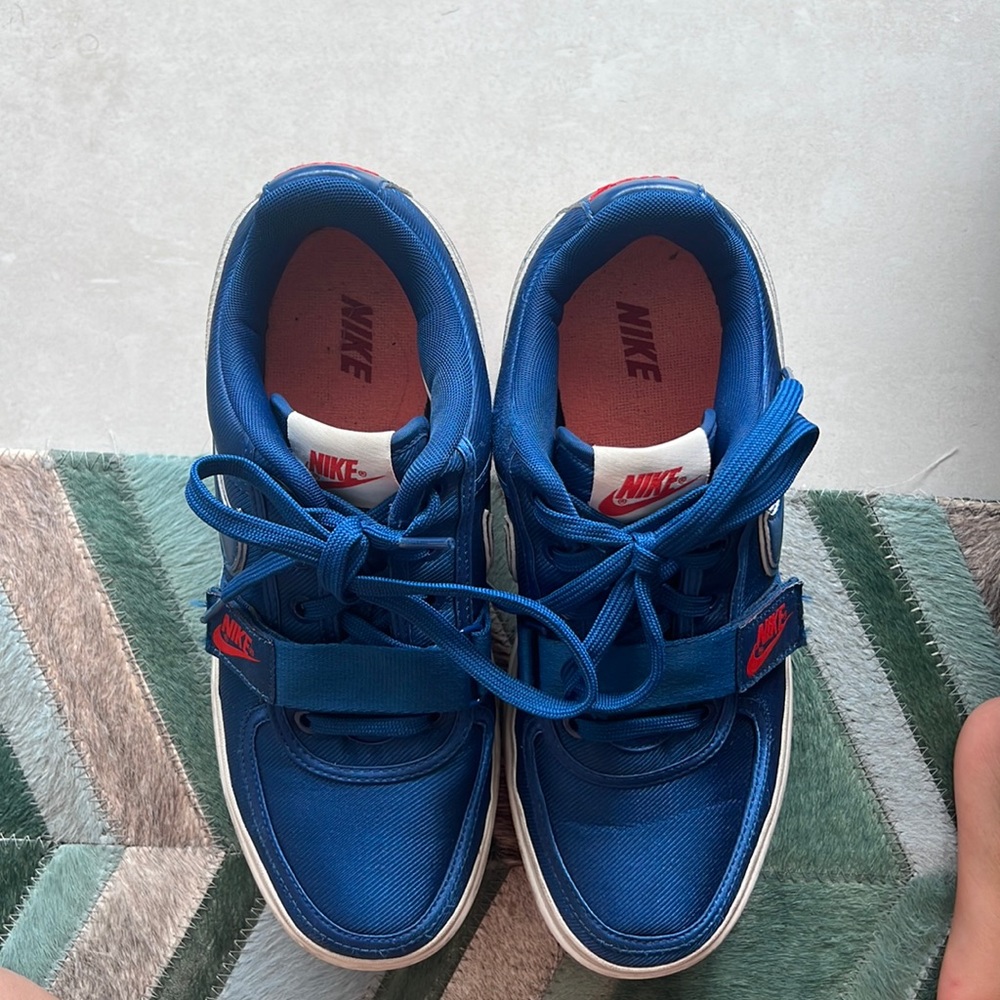 Nike wedge sneaker